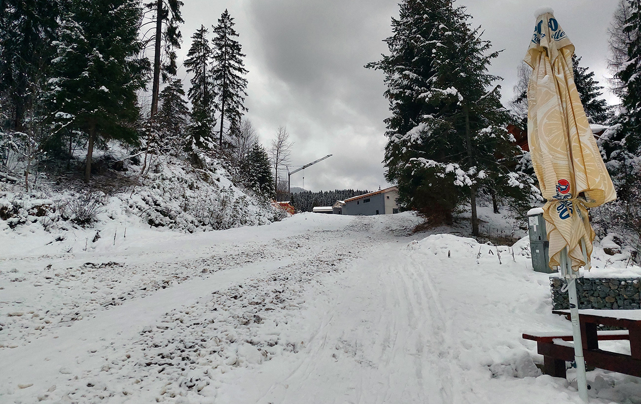 Ráno by sa dalo opatrne už stadeto zdola... Ráno_by_sa_dalo_opatrne_už_stadeto_zdola...