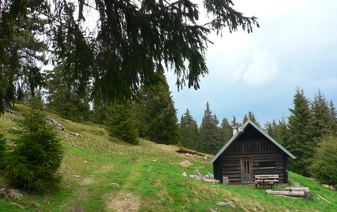 ...a_sem_dole_na_Priekopské_hole_ma_chytro_zahnalo_hrmenie,_prichádzajúce_od_Minčola.