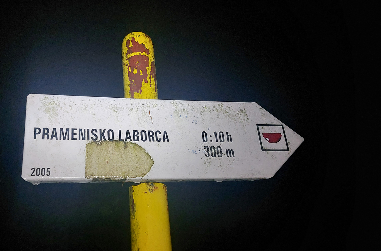 Odbočka_k_vode_kúsok_za_vrcholom_Fedorkova_(766_m).