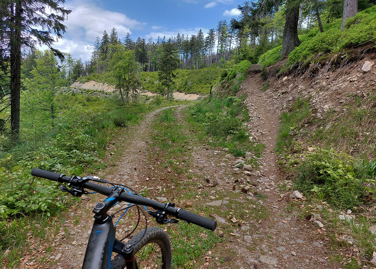 ...a_zo_zvážnice_zase_doprava,_už_na_singlík.